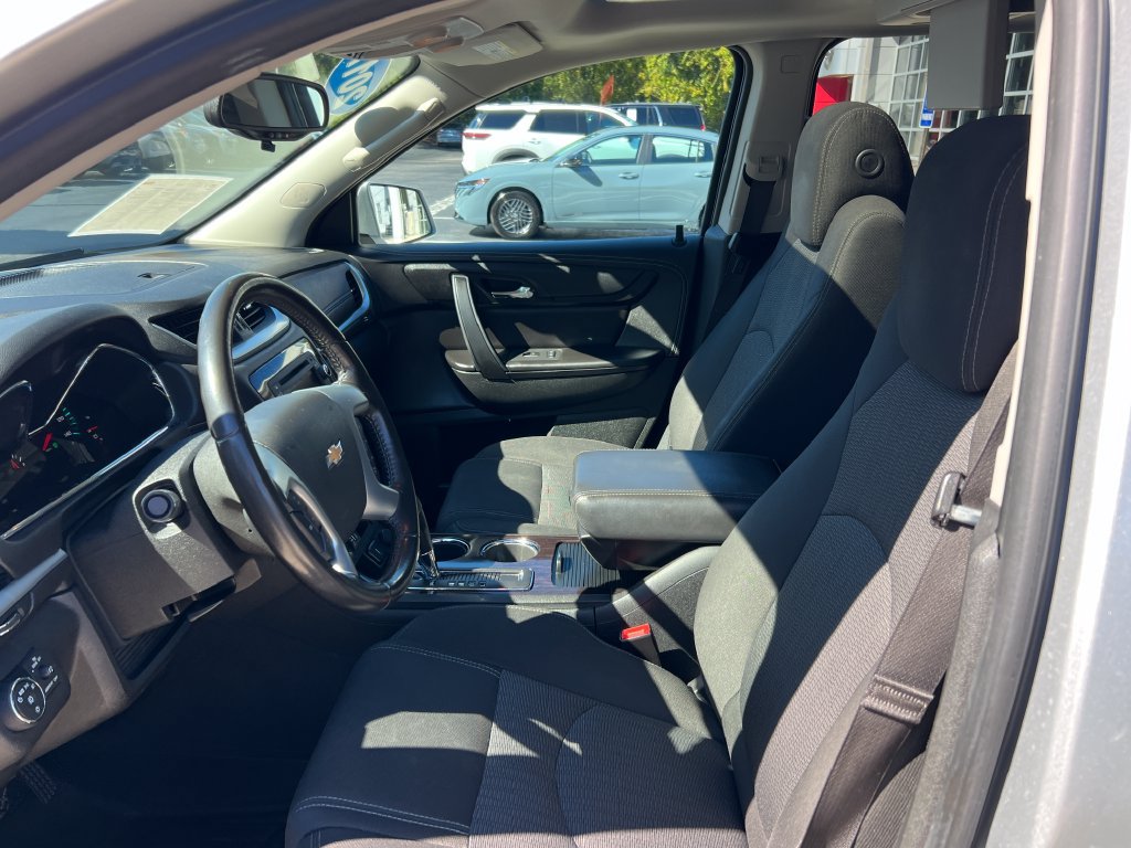 Used 2017 Chevrolet Traverse LT w/ Traveler's Package FWD image 10