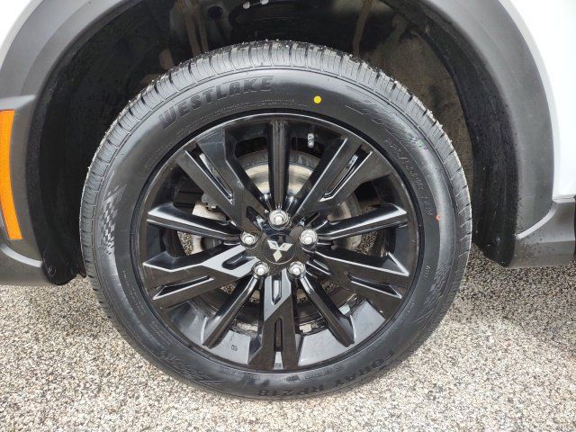 Used 2024 Mitsubishi Eclipse Cross AWD image 32