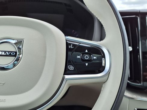 Certified 2023 Volvo XC60 B5 Ultimate w/ Climate Package AWD/4WD image 28