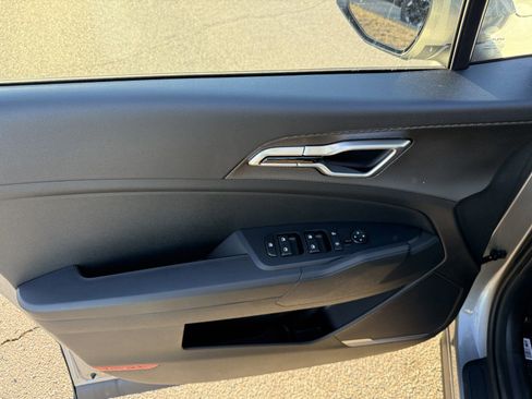 New 2025 Kia Sportage LX image 19