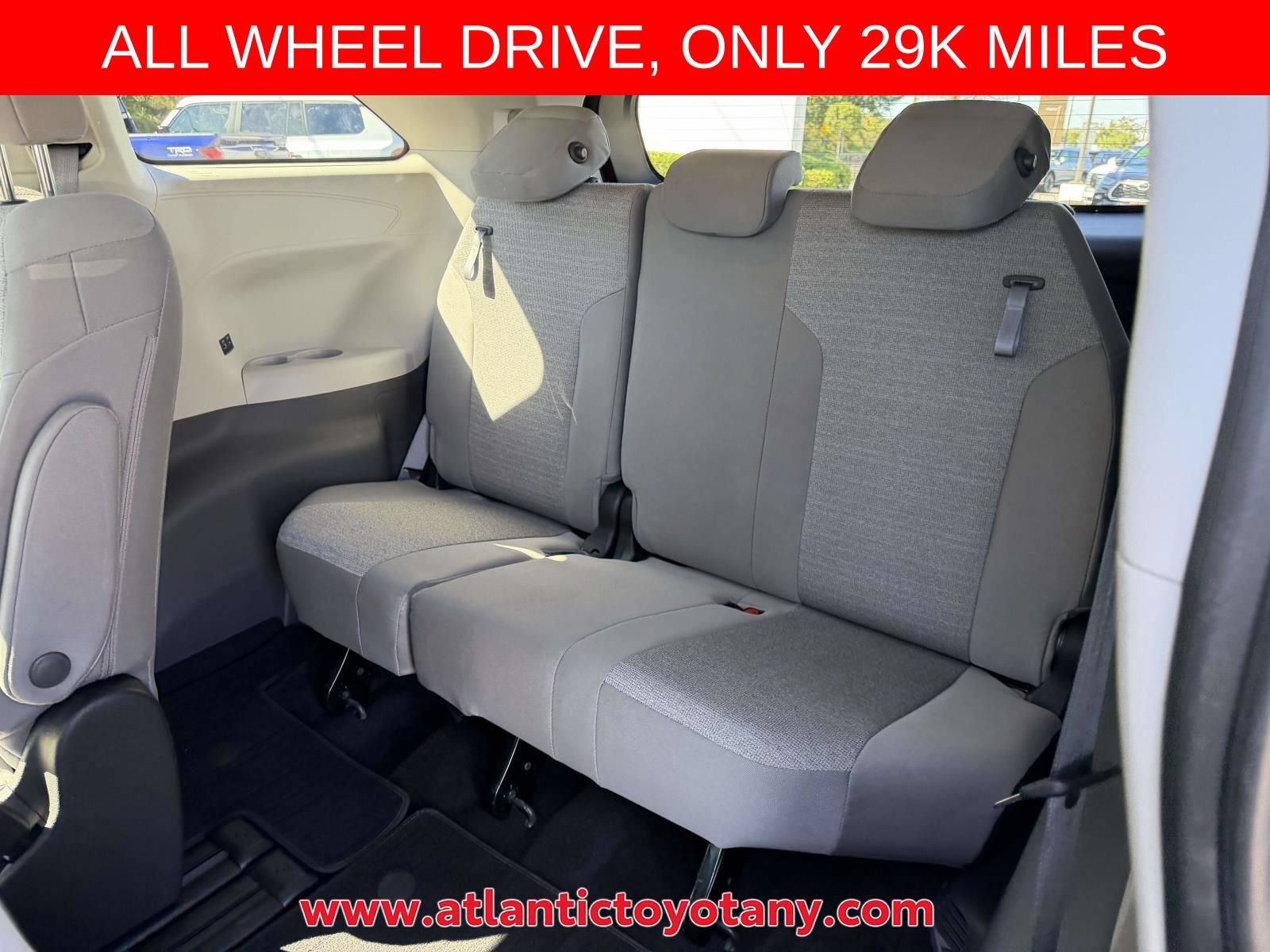 Used 2022 Toyota Sienna LE AWD/4WD image 16