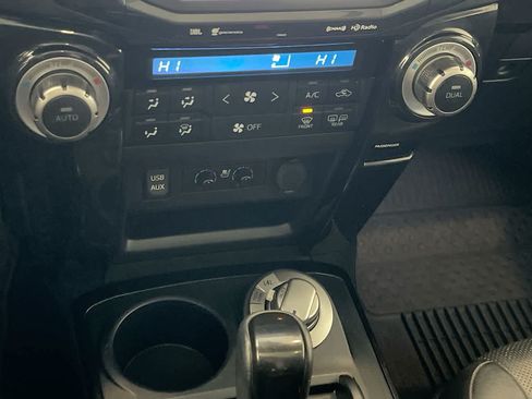 Used 2019 Toyota 4Runner Limited AWD/4WD image 19