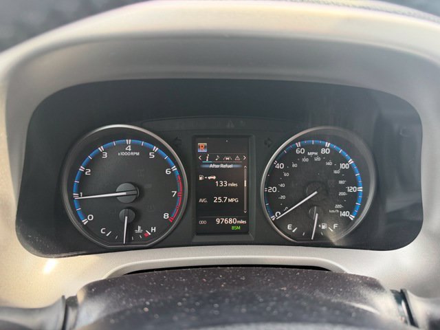 Used 2017 Toyota RAV4 XLE AWD/4WD image 2