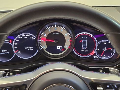 Used 2020 Porsche Panamera 4 w/ Sportdesign Package image 37