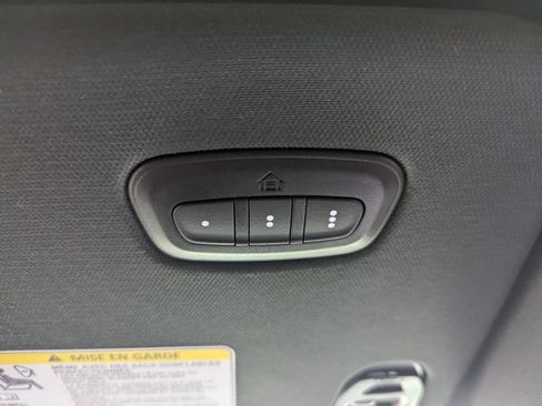Used 2025 RAM 1500 Laramie AWD/4WD image 32