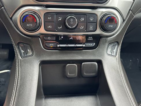 Used 2020 Chevrolet Suburban LT AWD/4WD image 28