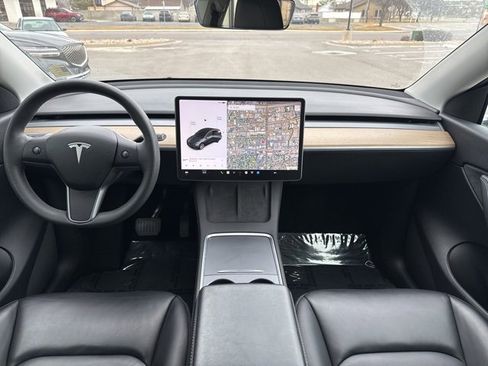Used 2021 Tesla Model Y Long Range image 17