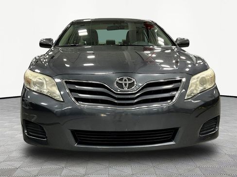 Used 2011 Toyota Camry LE FWD image 2
