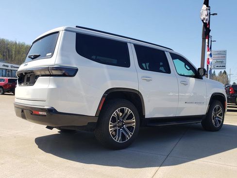 New 2026 Jeep Grand Wagoneer 4WD image 4