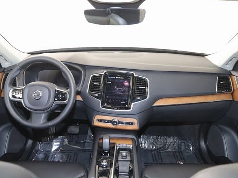 Used 2023 Volvo XC90 T8 Plus image 40