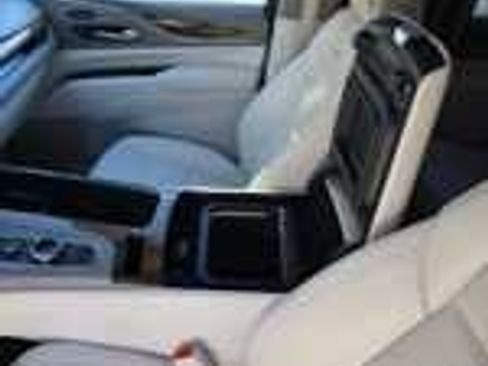 Certified 2022 Cadillac Escalade Premium Luxury Platinum image 8