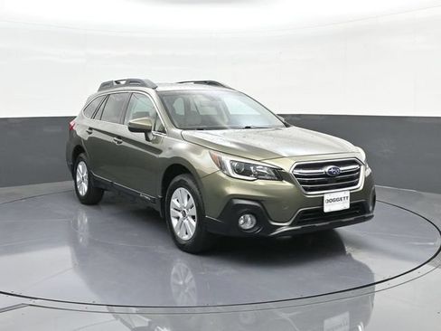 Used 2018 Subaru Outback 2.5i Premium AWD/4WD image 22
