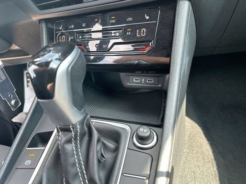Used 2025 Volkswagen Jetta Sport FWD image 38