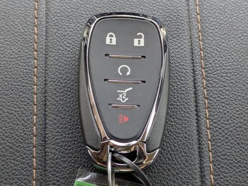 Used 2020 Chevrolet Traverse LT FWD image 40