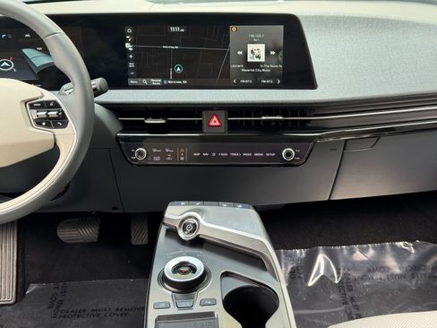 Used 2022 Kia EV6 Wind RWD image 22