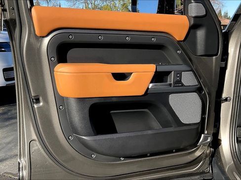 Used 2024 Land Rover Defender 130 X image 26