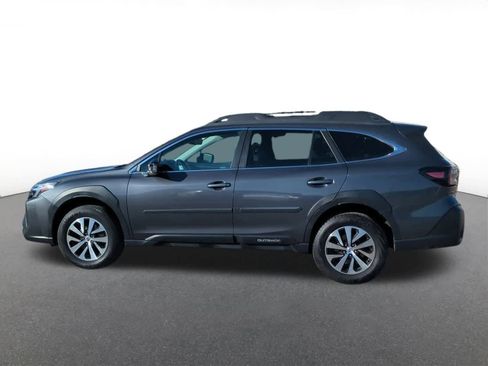 Used 2023 Subaru Outback Premium image 3