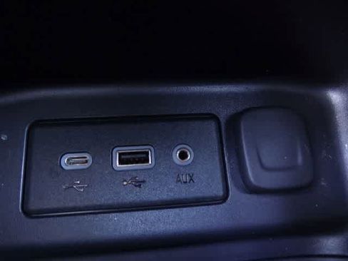 Used 2024 Chevrolet Equinox LT w/ LPO, Floor Liner Package FWD image 33