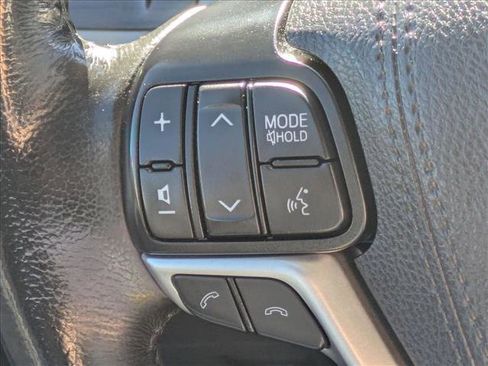 Used 2020 Toyota Sienna XLE Premium image 10