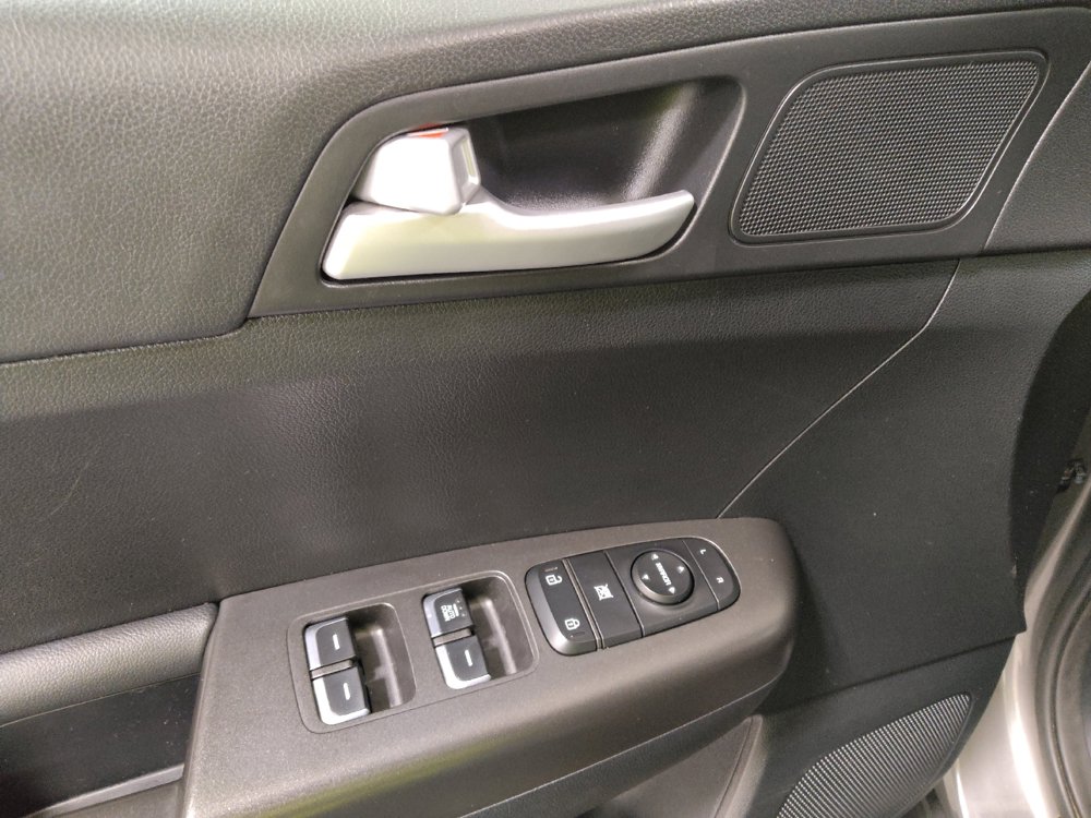 Used 2019 Kia Sportage LX FWD image 27