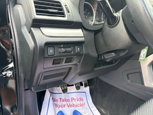 Used 2017 Subaru Forester 2.5i Premium AWD/4WD image 18