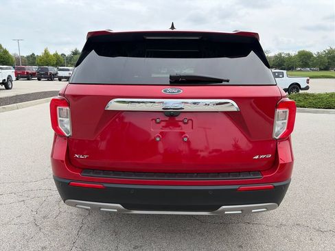 Used 2024 Ford Explorer XLT w/ Equipment Group 202A AWD/4WD image 6