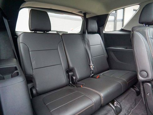 Used 2021 Chevrolet Traverse RS AWD/4WD image 37
