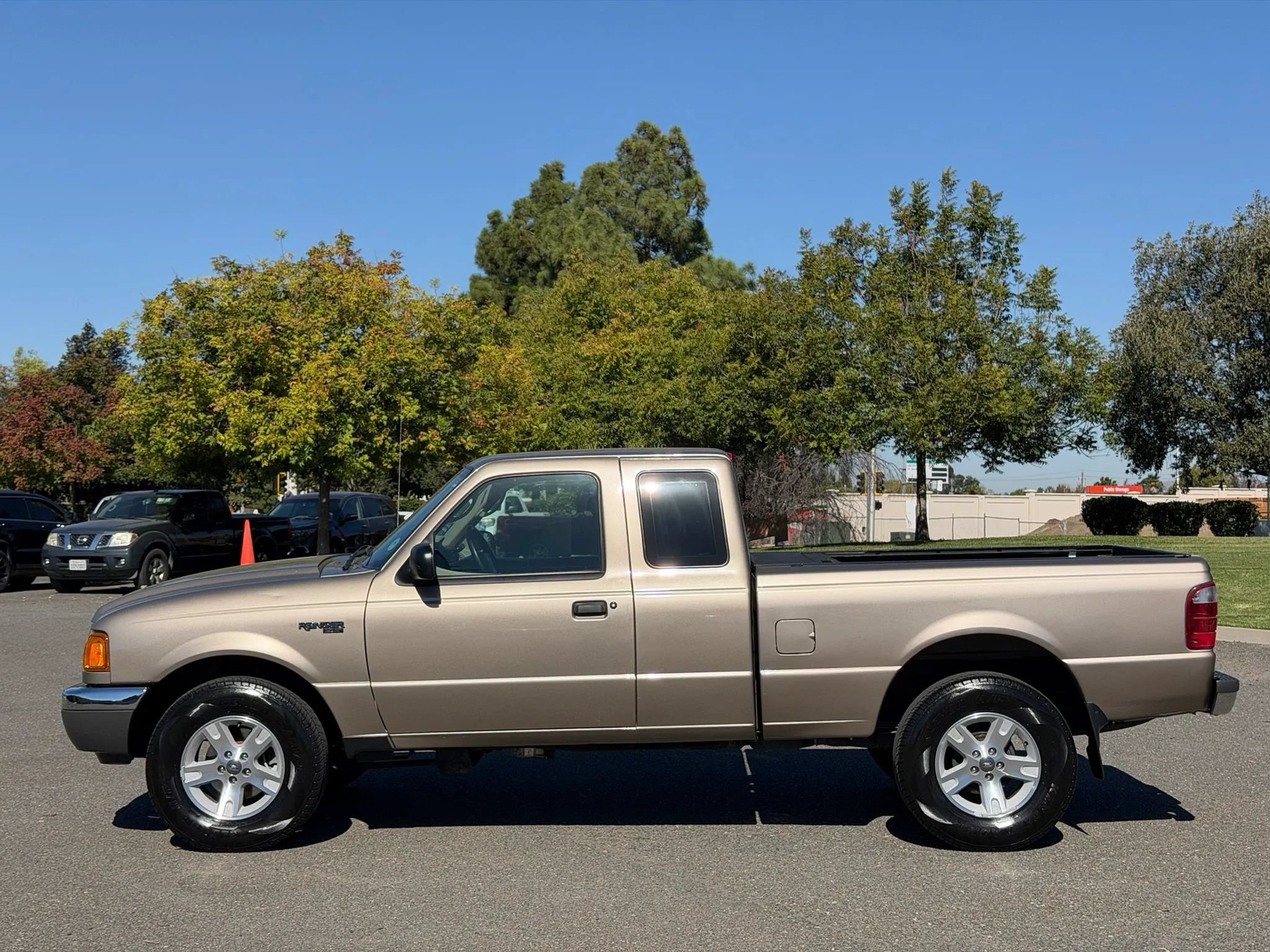 Used 2003 Ford Ranger XLT AWD/4WD image 2