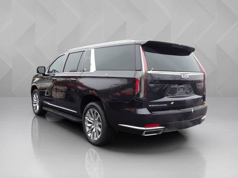 Used 2022 Cadillac Escalade ESV Premium Luxury w/ LPO, Radiant Package image 3