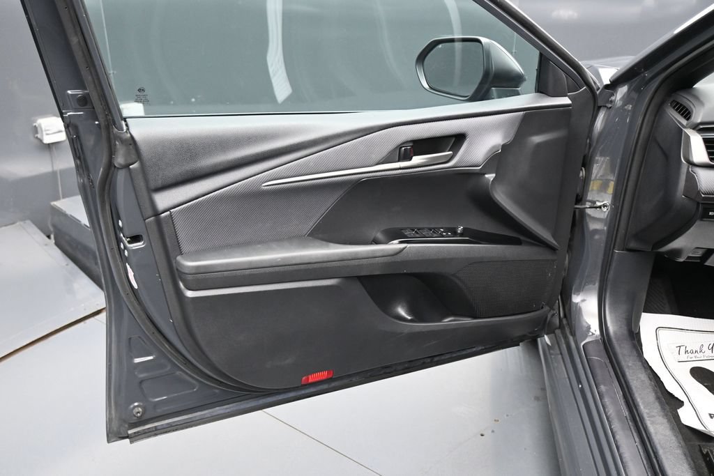 Used 2025 Toyota Camry SE FWD image 10