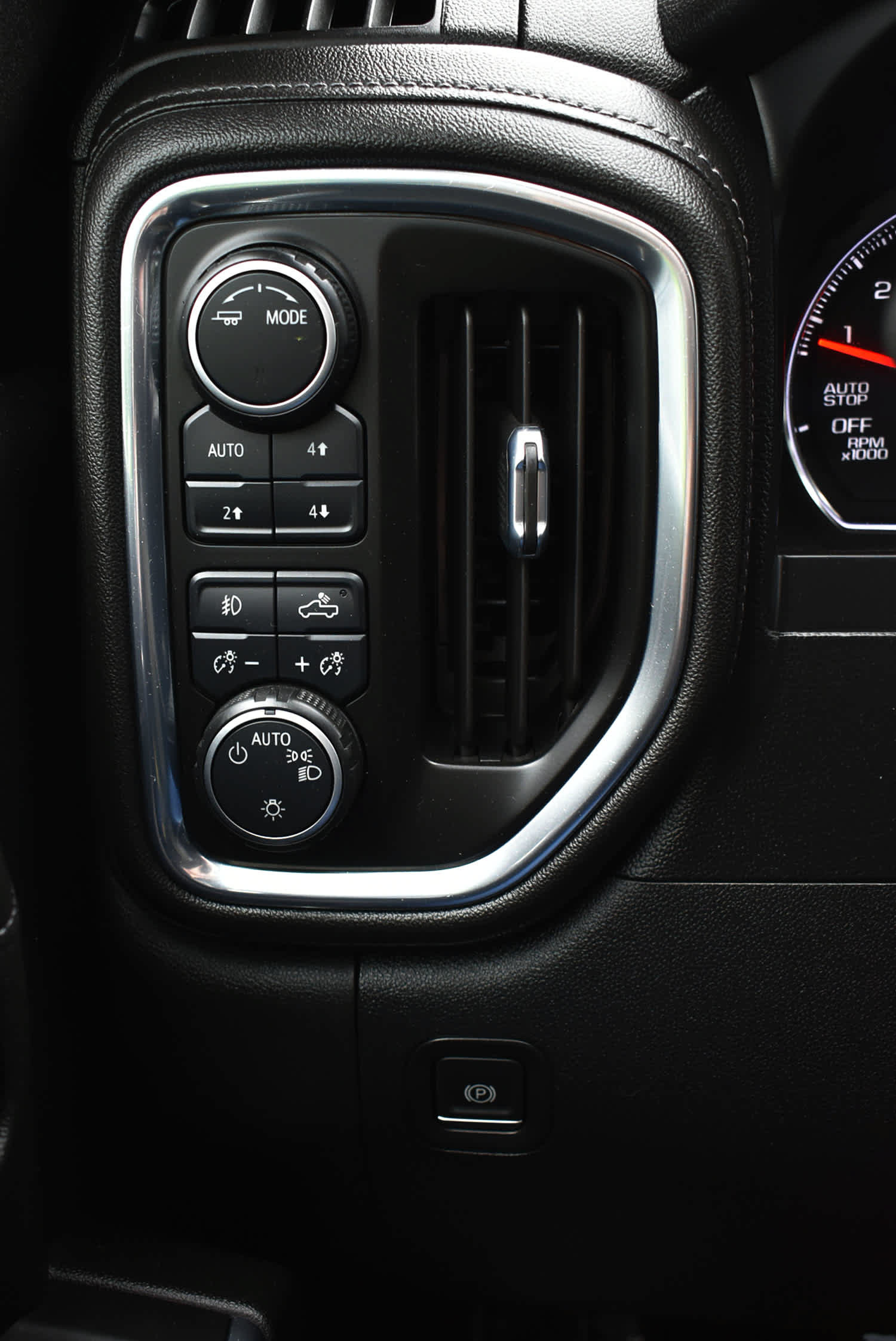 Used 2021 Chevrolet Silverado 1500 RST w/ Z71 Off-Road Package AWD/4WD image 19