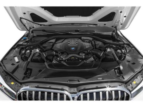Used 2022 BMW 750i xDrive AWD/4WD image 15