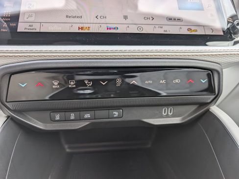 New 2026 Jeep Cherokee Overland AWD/4WD image 28