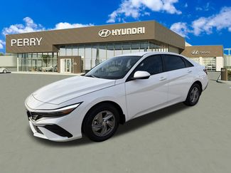 New 2026 Hyundai Elantra SE video 1