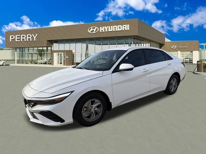 New 2026 Hyundai Elantra SE