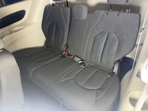 Used 2017 Chrysler Pacifica Touring Plus w/ Security Group FWD image 27