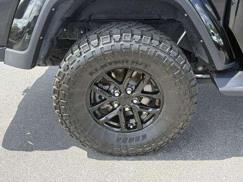 Used 2023 Jeep Gladiator Sport AWD/4WD image 38