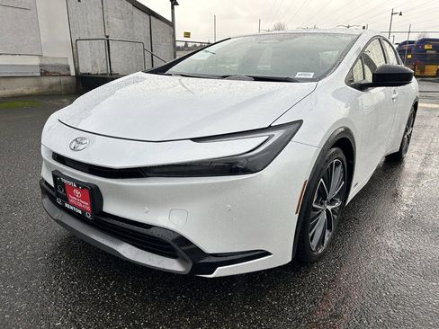 Certified 2024 Toyota Prius XLE image 1