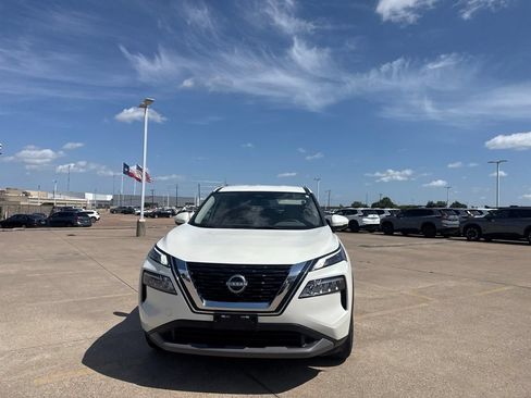 Certified 2023 Nissan Rogue SV FWD image 5