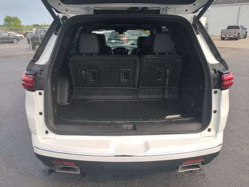 Used 2023 Chevrolet Traverse Premier w/ LPO, Floor Liner Package AWD/4WD image 28