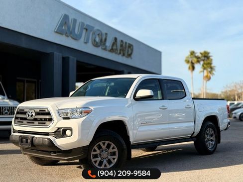 Used 2017 Toyota Tacoma SR5 image 1