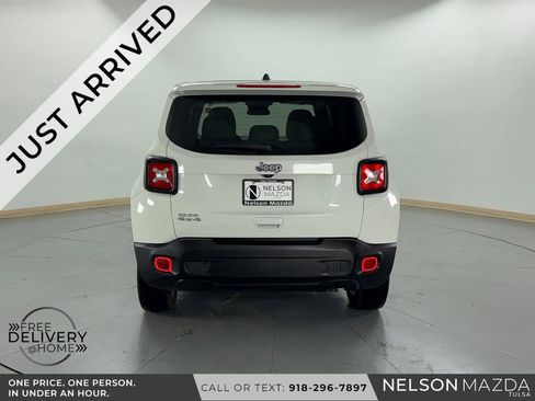 Used 2023 Jeep Renegade Latitude AWD/4WD image 7