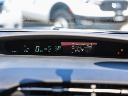 Used 2012 Toyota Prius Three w/ Solar Roof Pkg FWD image 5