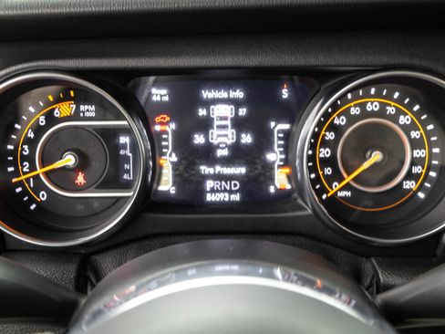 Used 2019 Jeep Wrangler Unlimited Sahara image 21