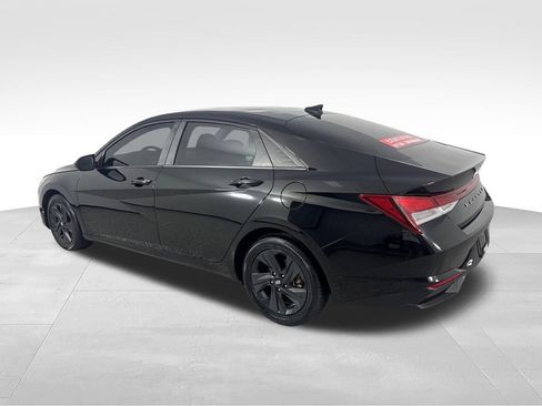 Used 2023 Hyundai Elantra SEL w/ Cargo Package FWD image 5