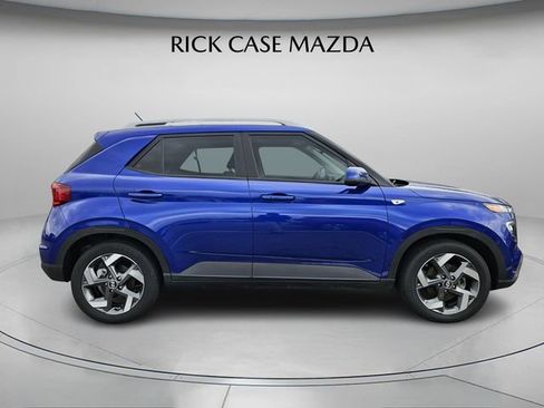 Used 2024 Hyundai Venue SEL image 5