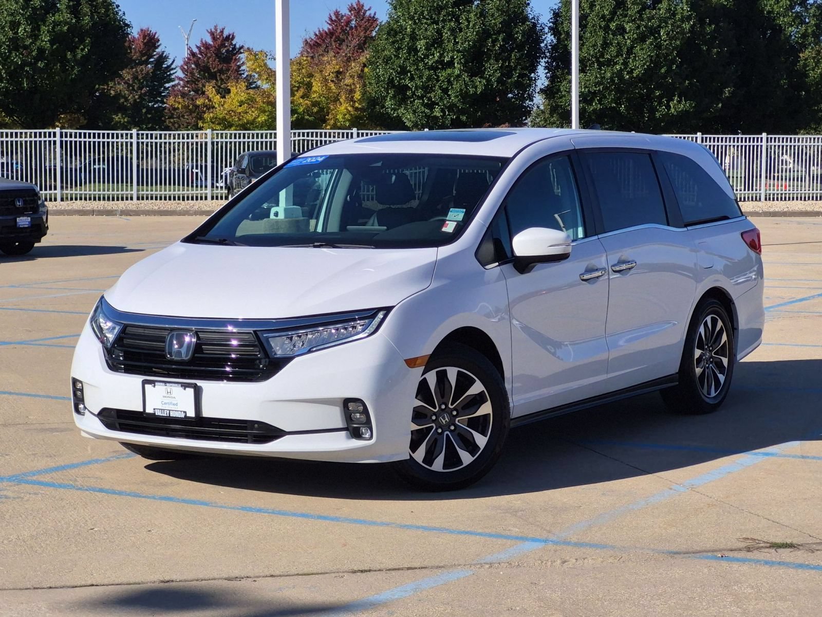 Certified 2024 Honda Odyssey EX-L image 2