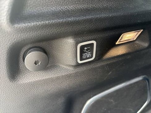 Used 2022 Jeep Grand Cherokee L Limited image 14