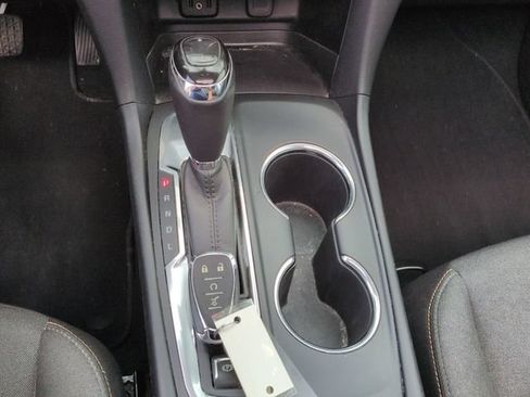 Used 2018 Chevrolet Equinox LT w/ Sun & Infotainment Package FWD image 18