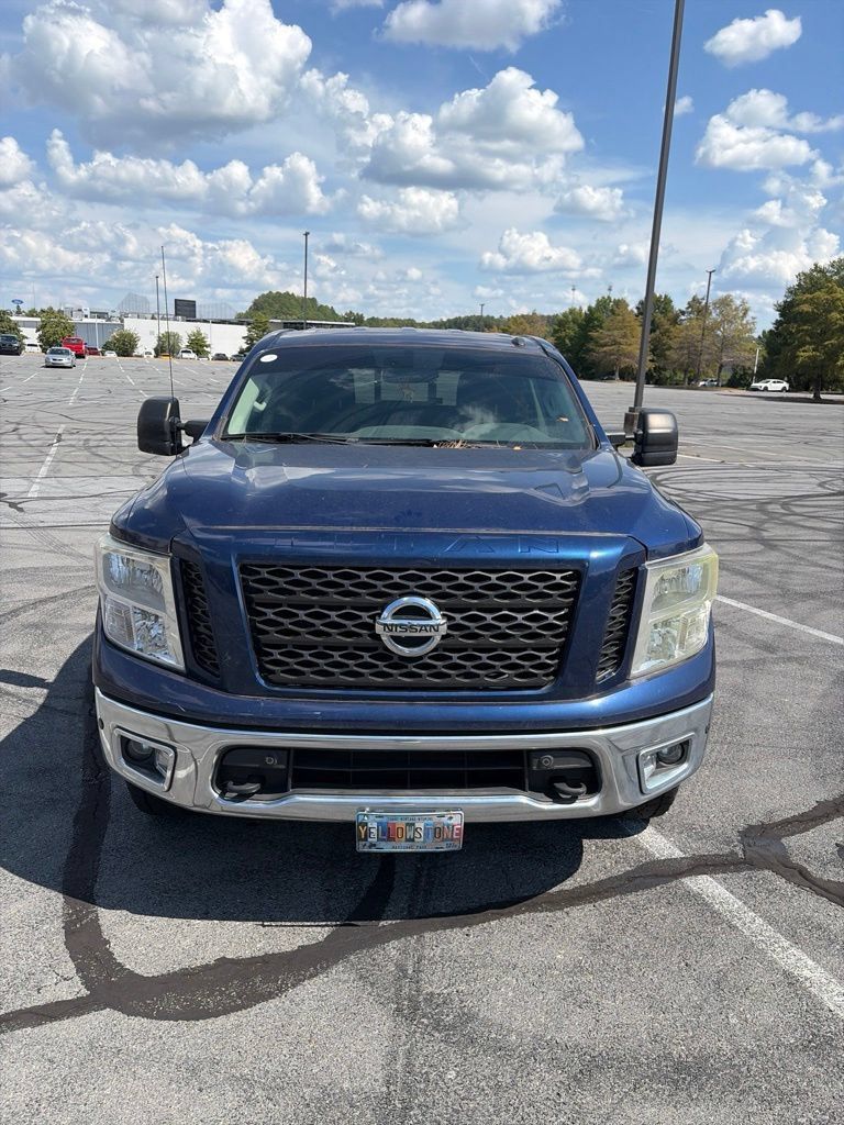 Used 2019 Nissan Titan SV w/ SV Convenience Package AWD/4WD image 7